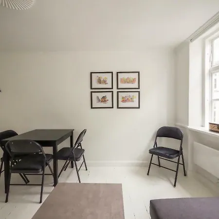 Historical Downtown Apartment Copenhagen